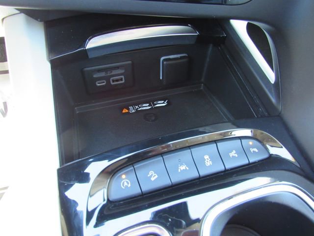 Used 2022 Buick Envision Avenir w/ Technology Package II image 22