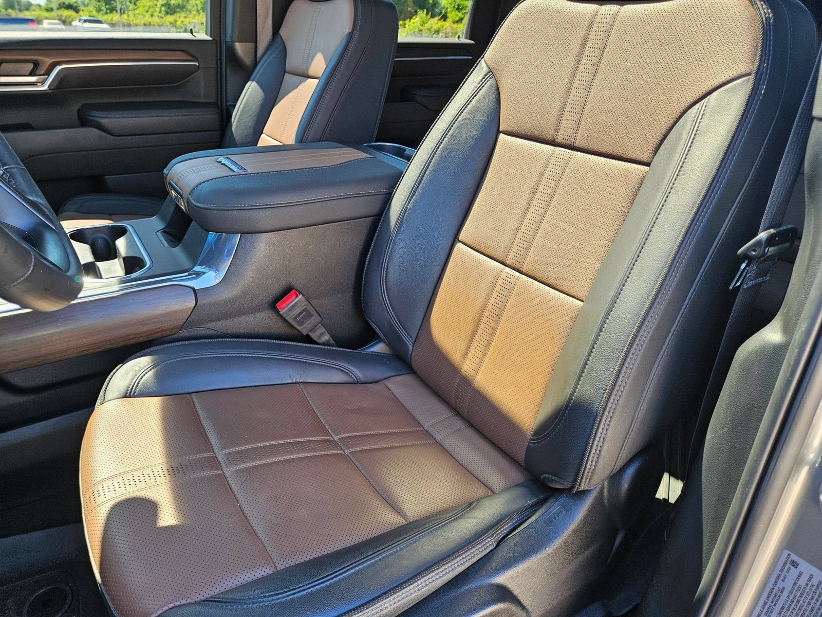 Used 2024 Chevrolet Silverado 3500 High Country w/ High Country Premium Package AWD/4WD image 22