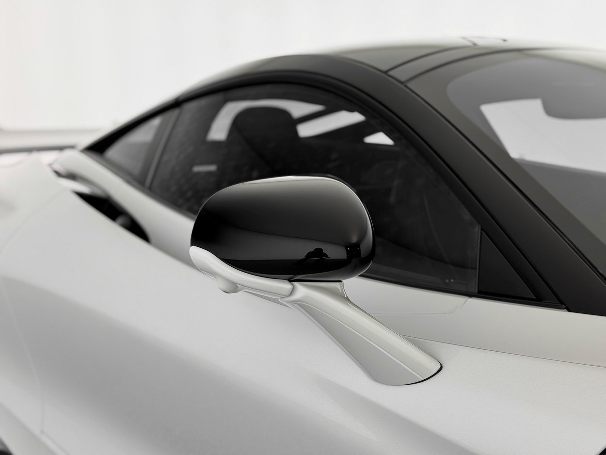 Used 2026 McLaren 750S RWD image 36