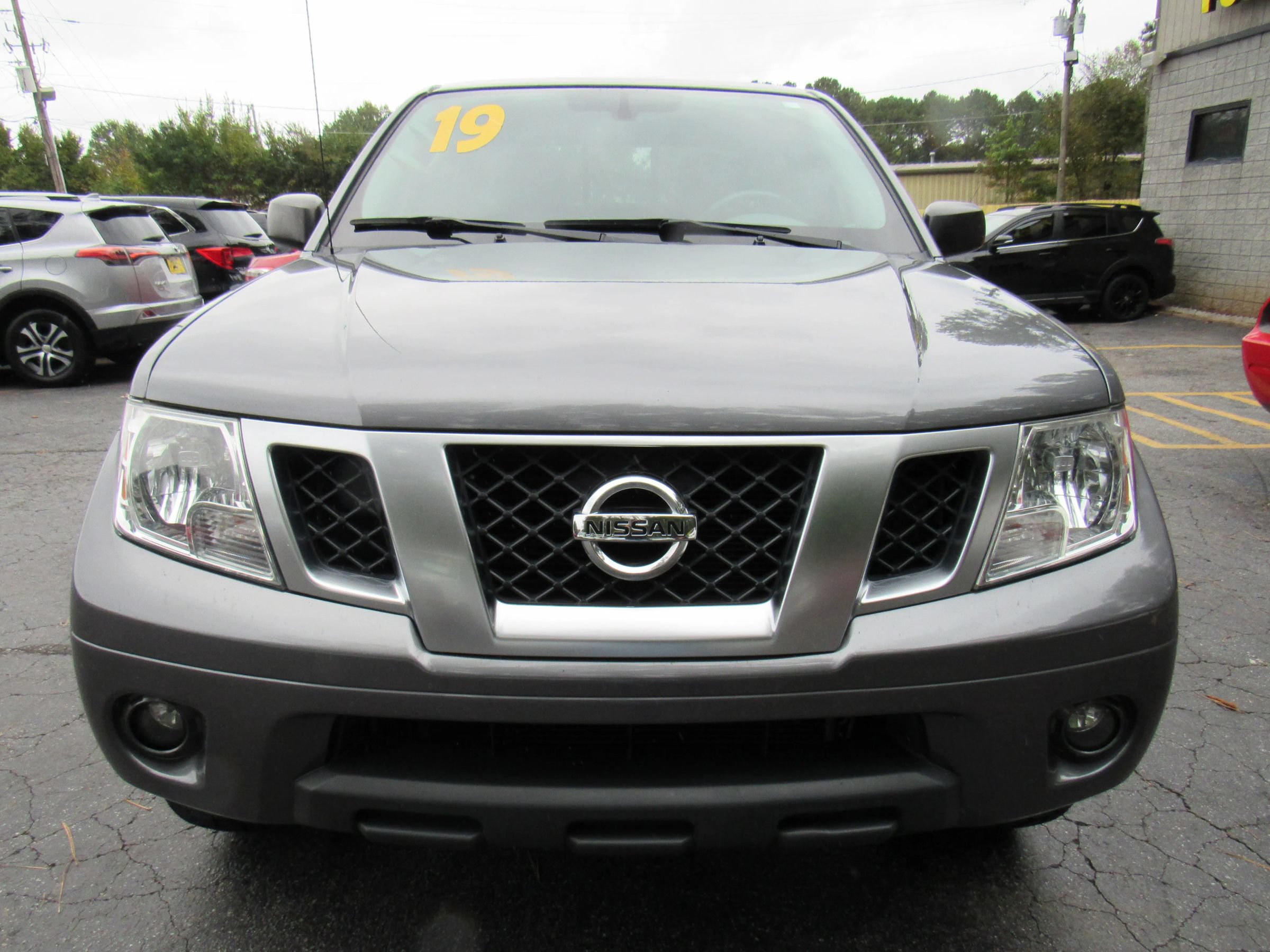 Used 2019 Nissan Frontier Desert Runner RWD image 2