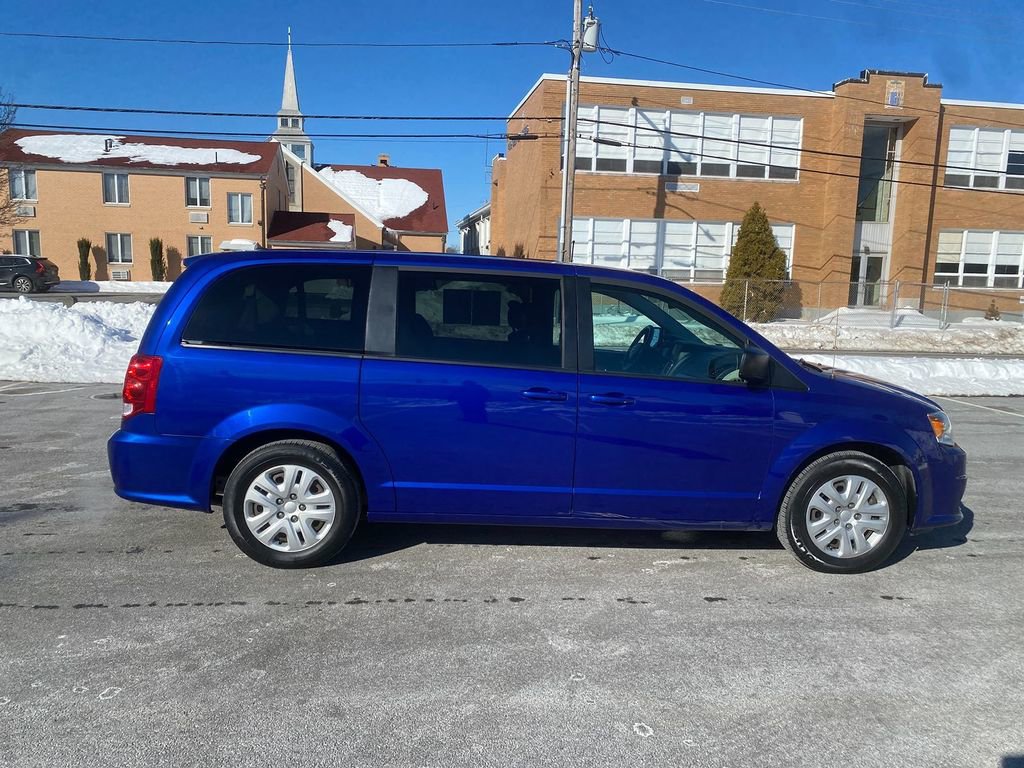 Used 2018 Dodge Grand Caravan SE w/ UConnect Hands-Free Group image 4