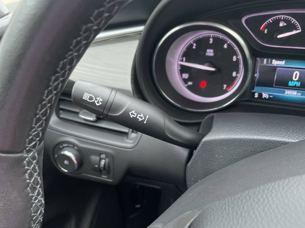 Used 2020 Buick Envision Essence FWD image 27