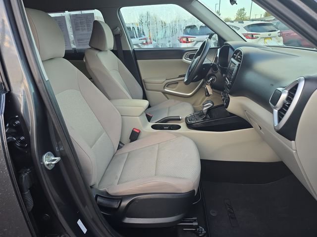 Used 2022 Kia Soul LX image 10