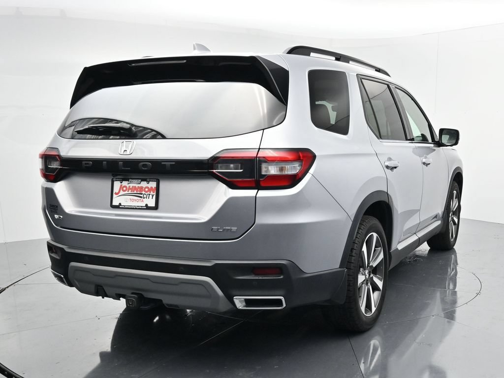 Used 2024 Honda Pilot Elite image 6