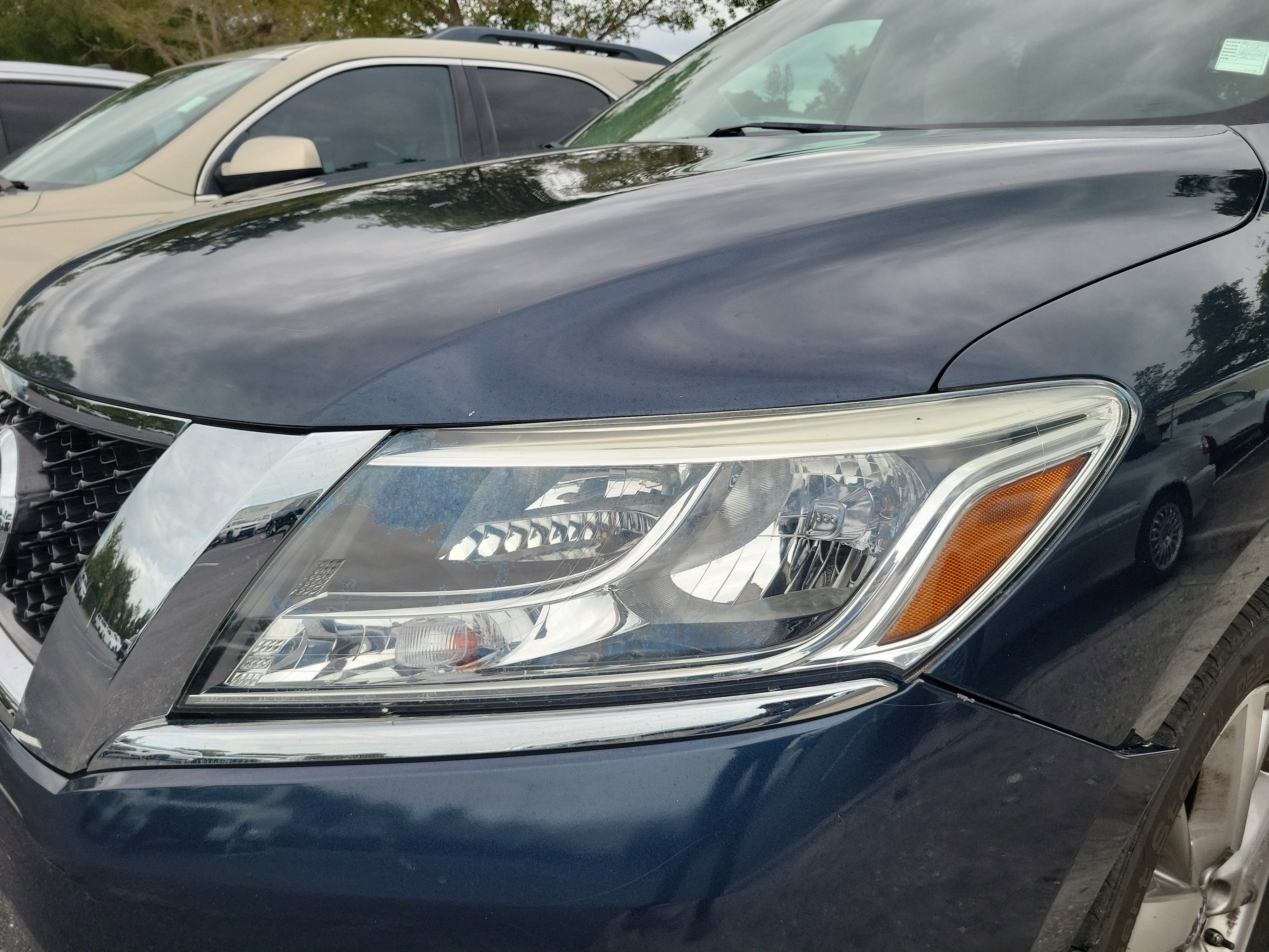 Used 2013 Nissan Pathfinder Platinum image 4