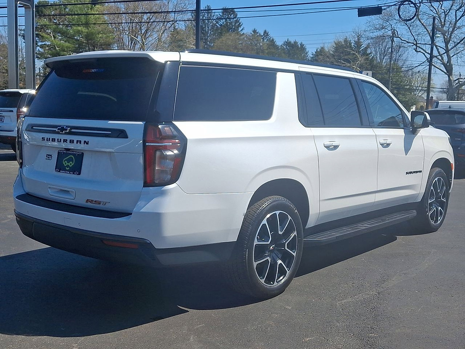 Certified 2022 Chevrolet Suburban RST w/ Luxury Package AWD/4WD image 25