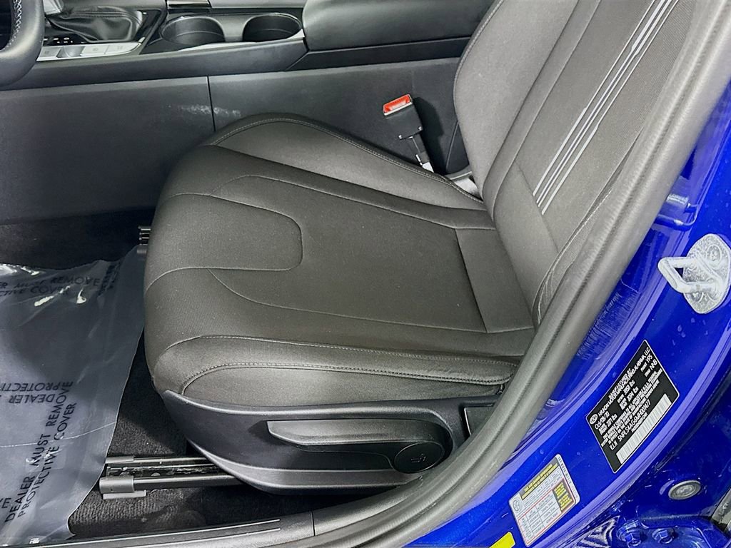 Certified 2021 Hyundai Elantra SEL w/ Convenience Package image 23