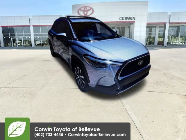 Used 2023 Toyota Corolla Cross XLE w/ Convenience Package AWD/4WD image 2