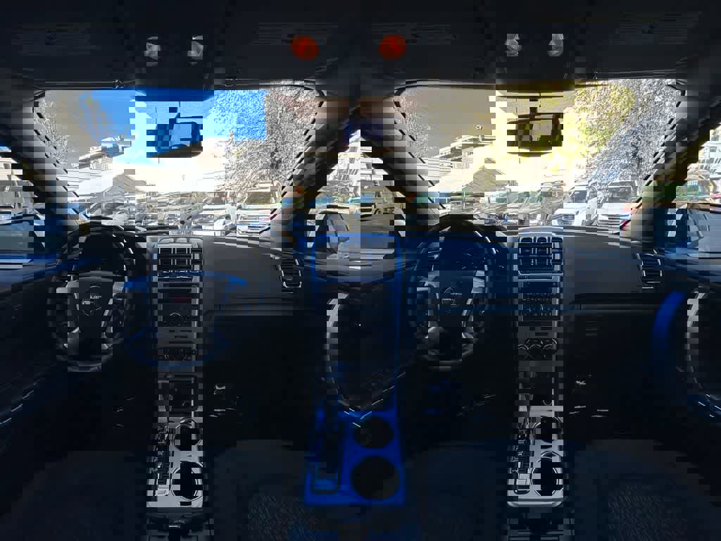 Used 2011 GMC Acadia SLE image 10