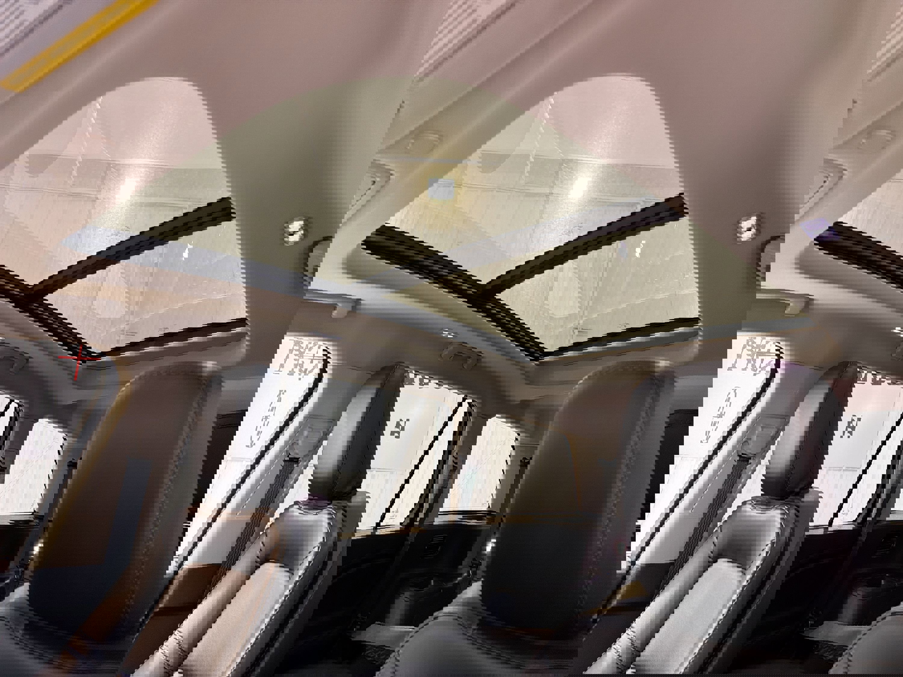 Used 2022 Lincoln Aviator AWD w/ Premium Package image 24