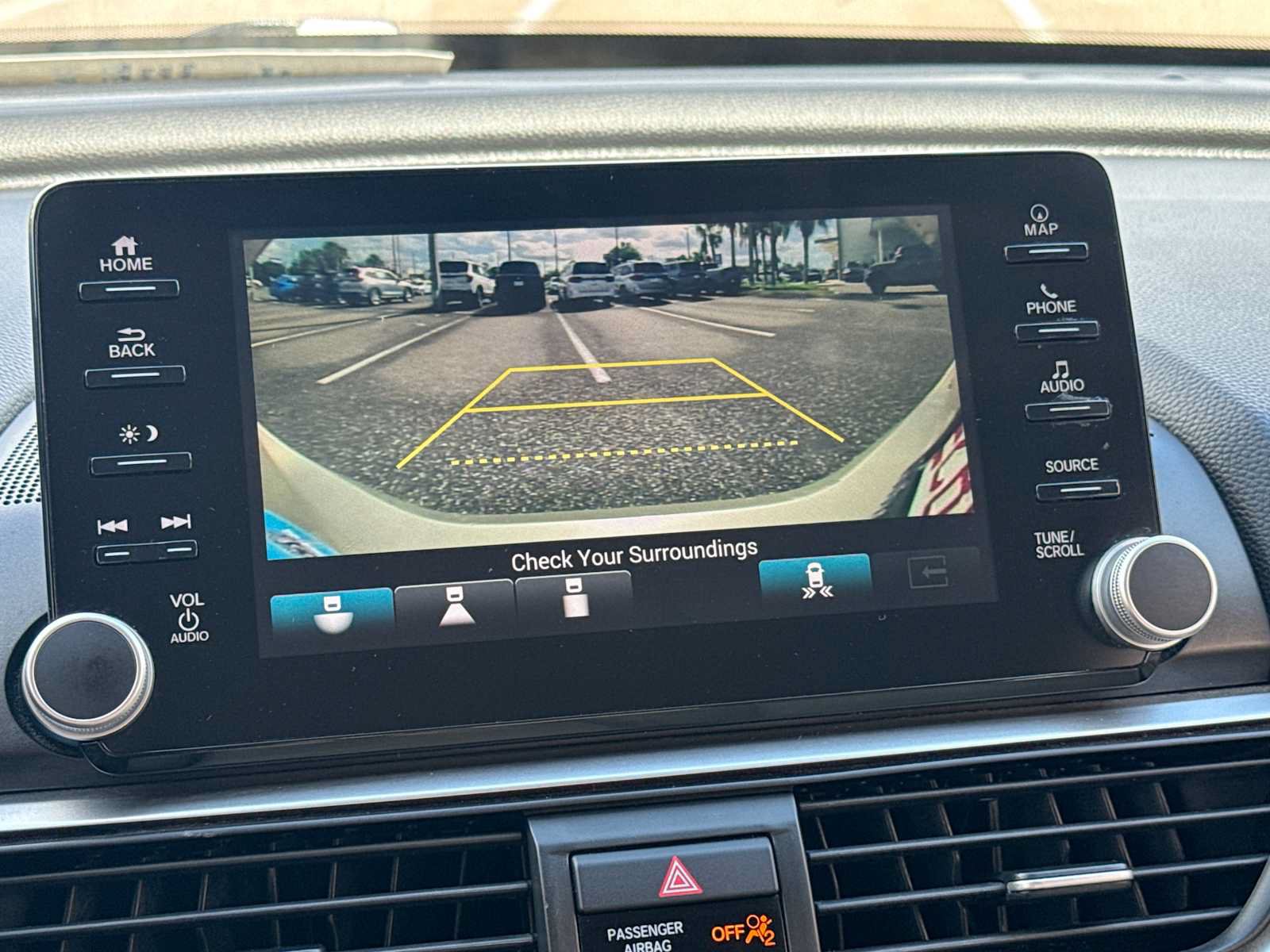 Used 2018 Honda Accord Touring image 12
