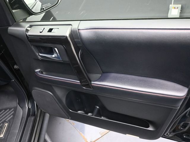 Used 2022 Toyota 4Runner TRD Off-Road AWD/4WD image 29