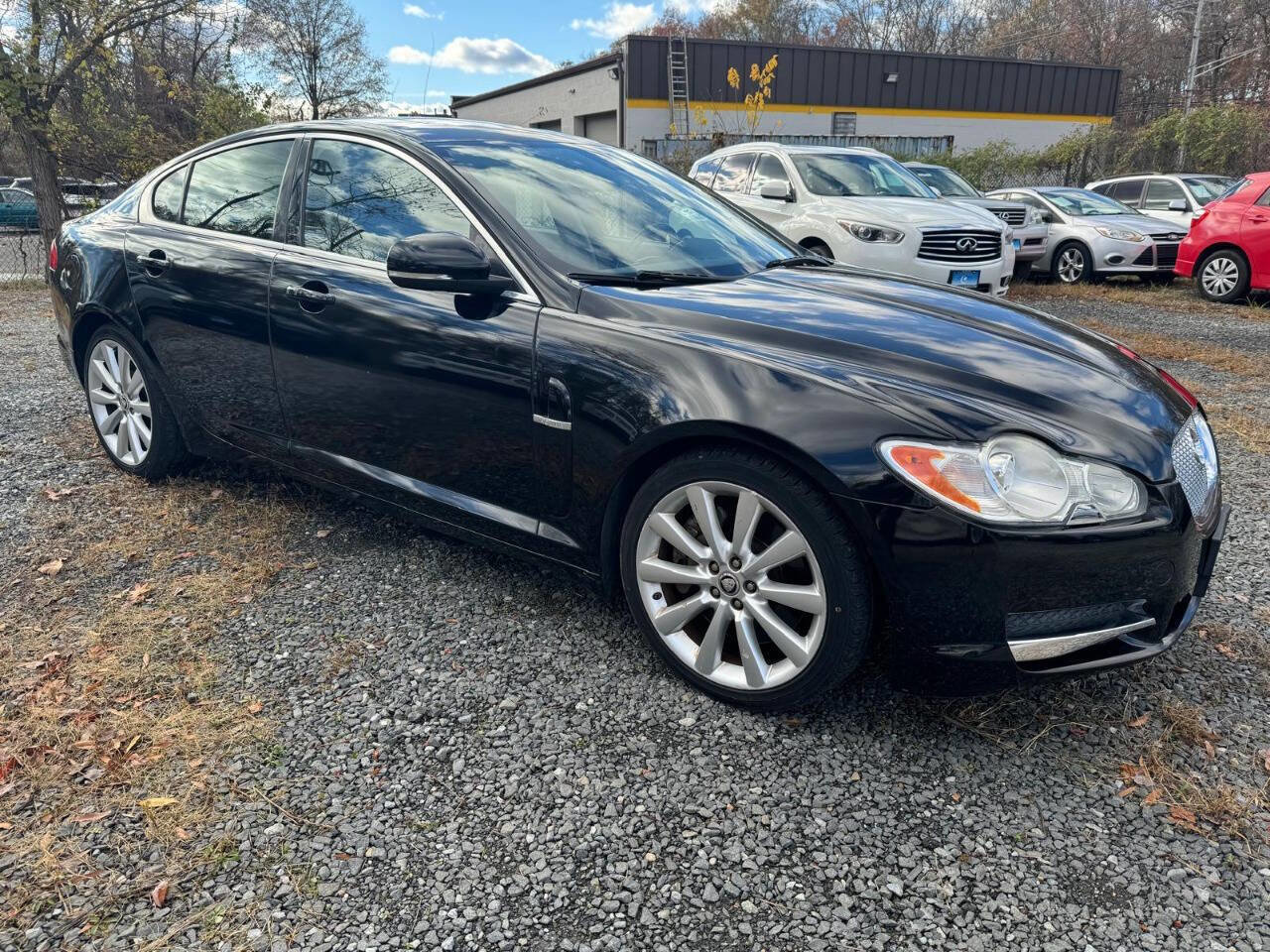 Used 2010 Jaguar XF Premium image 3