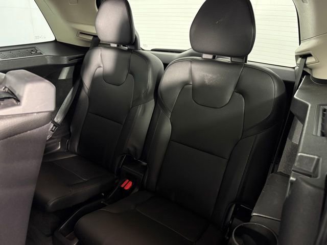 Used 2021 Volvo XC90 T6 Momentum w/ Advanced Package image 18