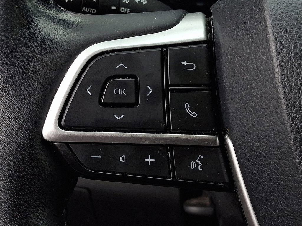 Used 2023 Toyota Highlander Limited image 19