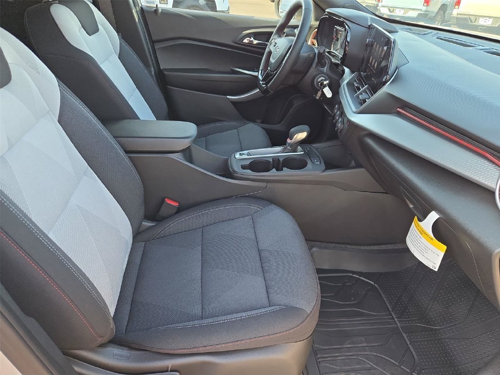 New 2026 Chevrolet Trax RS w/ Driver Confidence Package FWD image 17