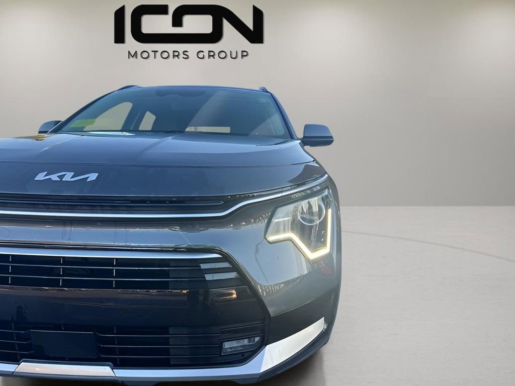 Used 2023 Kia Niro EX Touring image 9