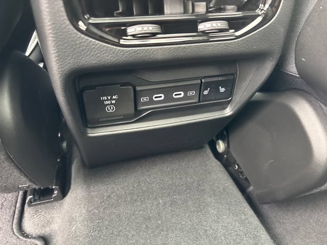 New 2026 Jeep Grand Cherokee Limited w/ Limited Altitude Package AWD/4WD image 13