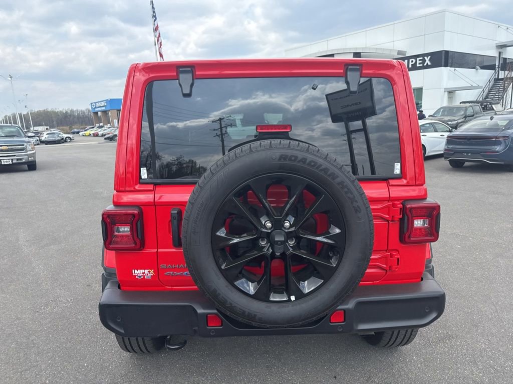 Used 2025 Jeep Wrangler Unlimited Sahara w/ Safety Group image 4