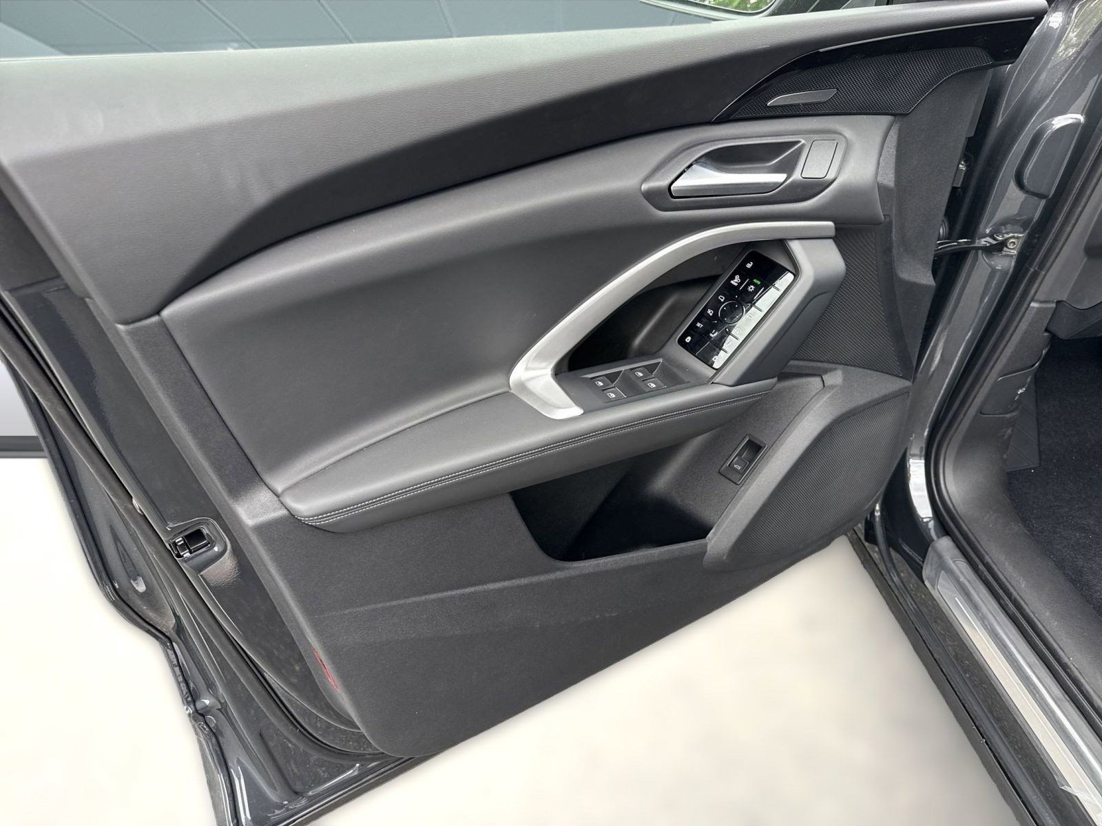 New 2025 Audi Q5 Premium Plus image 14