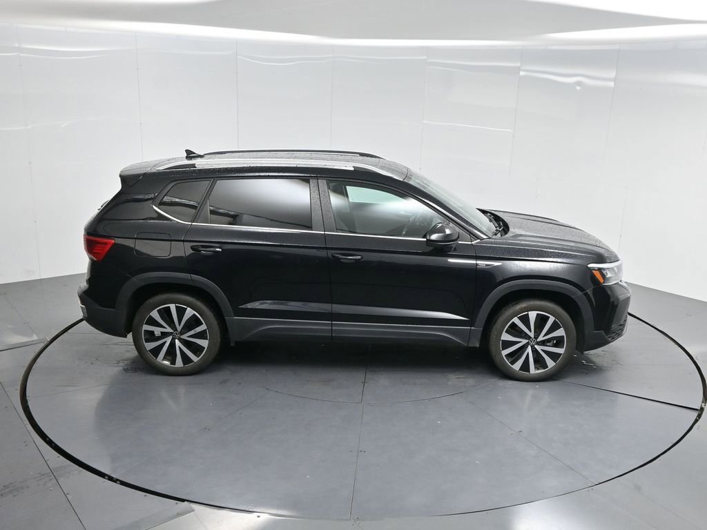 Used 2023 Volkswagen Taos SE w/ Panoramic Sunroof Package image 74