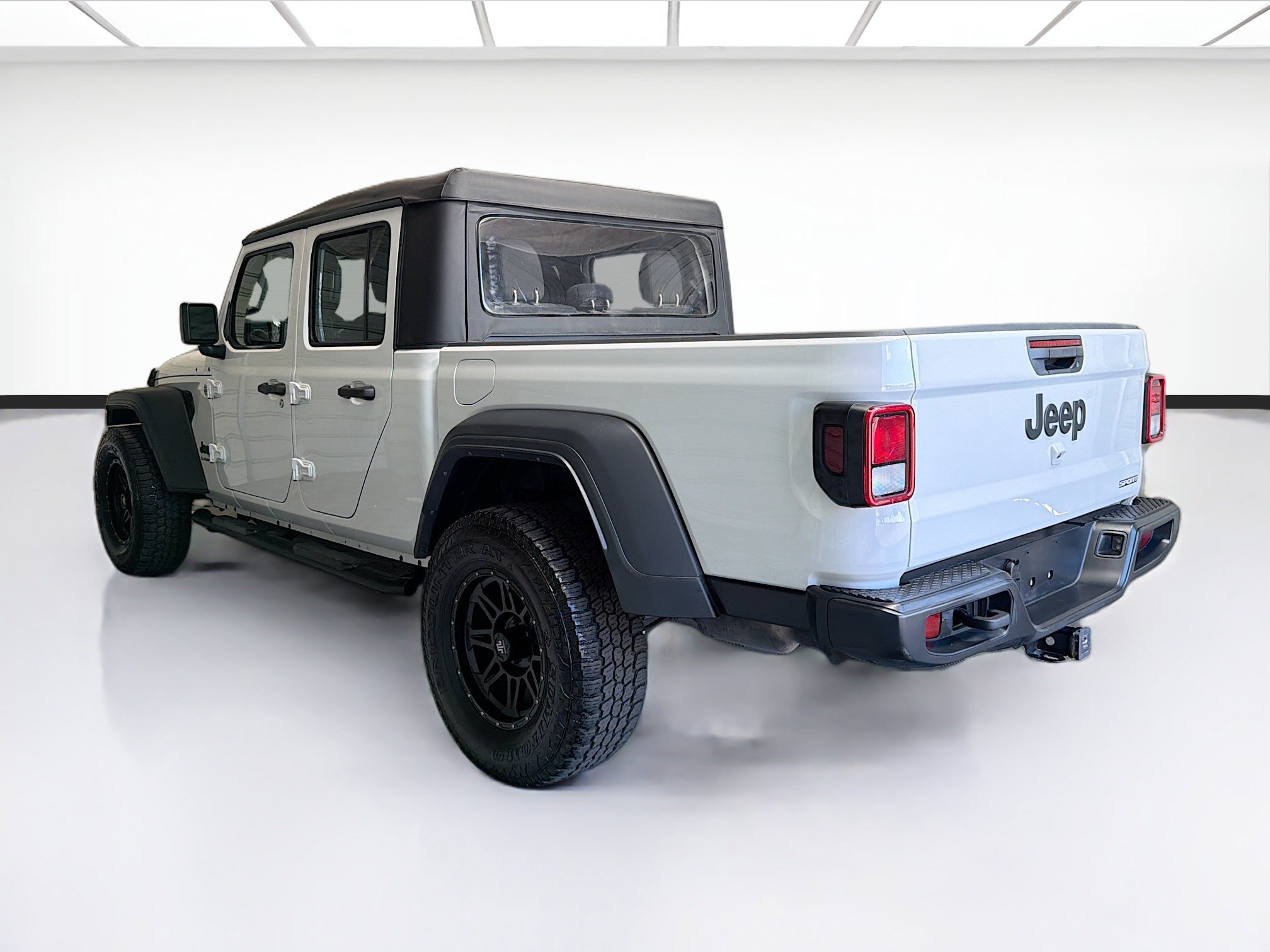 Used 2021 Jeep Gladiator Sport AWD/4WD image 6