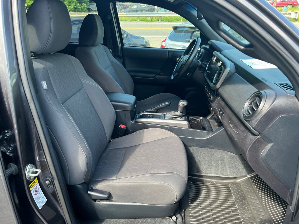 Used 2017 Toyota Tacoma TRD Off-Road image 56