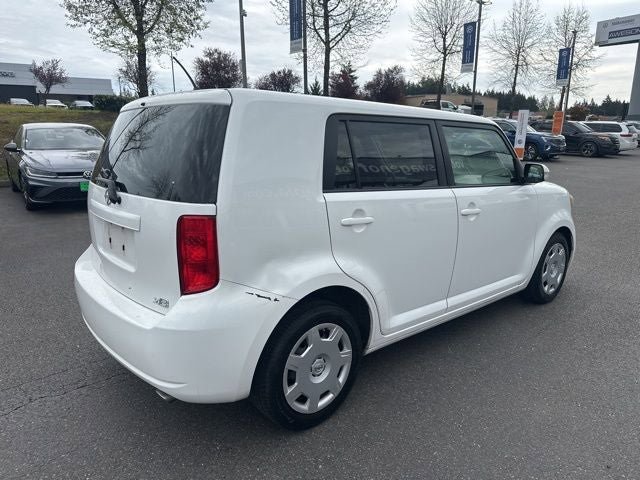 Used 2010 Scion xB FWD image 5
