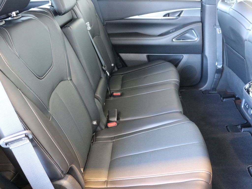 Certified 2023 INFINITI QX60 Luxe w/ Performance Audio Package AWD/4WD image 39