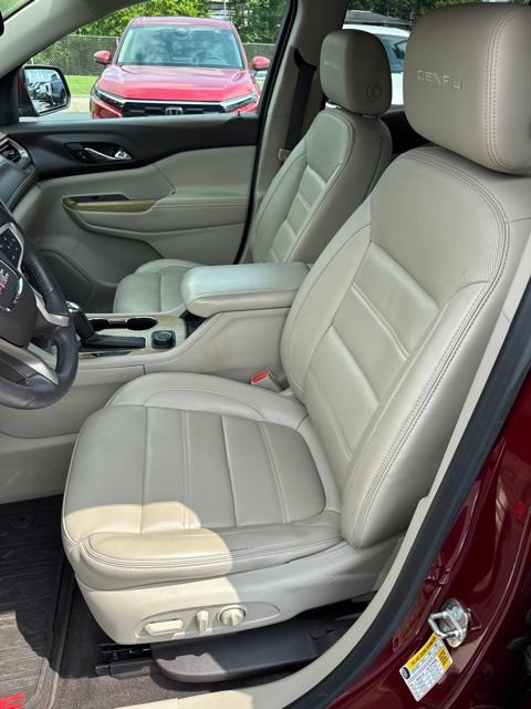 Used 2018 GMC Acadia Denali w/ Technology Package AWD/4WD image 5