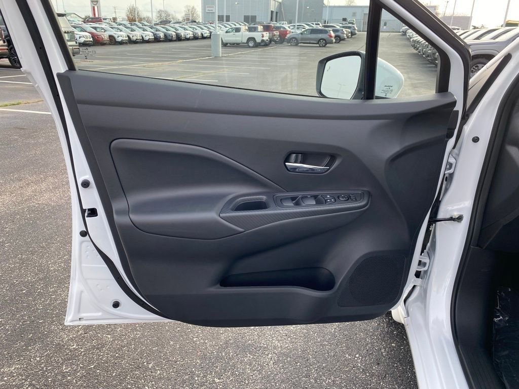 New 2025 Nissan Versa SV w/ Trunk Package image 15