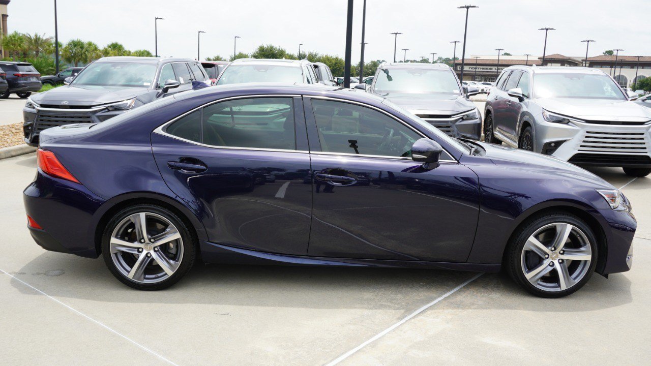 Used 2019 Lexus IS 300 w/ Premium Package RWD image 4