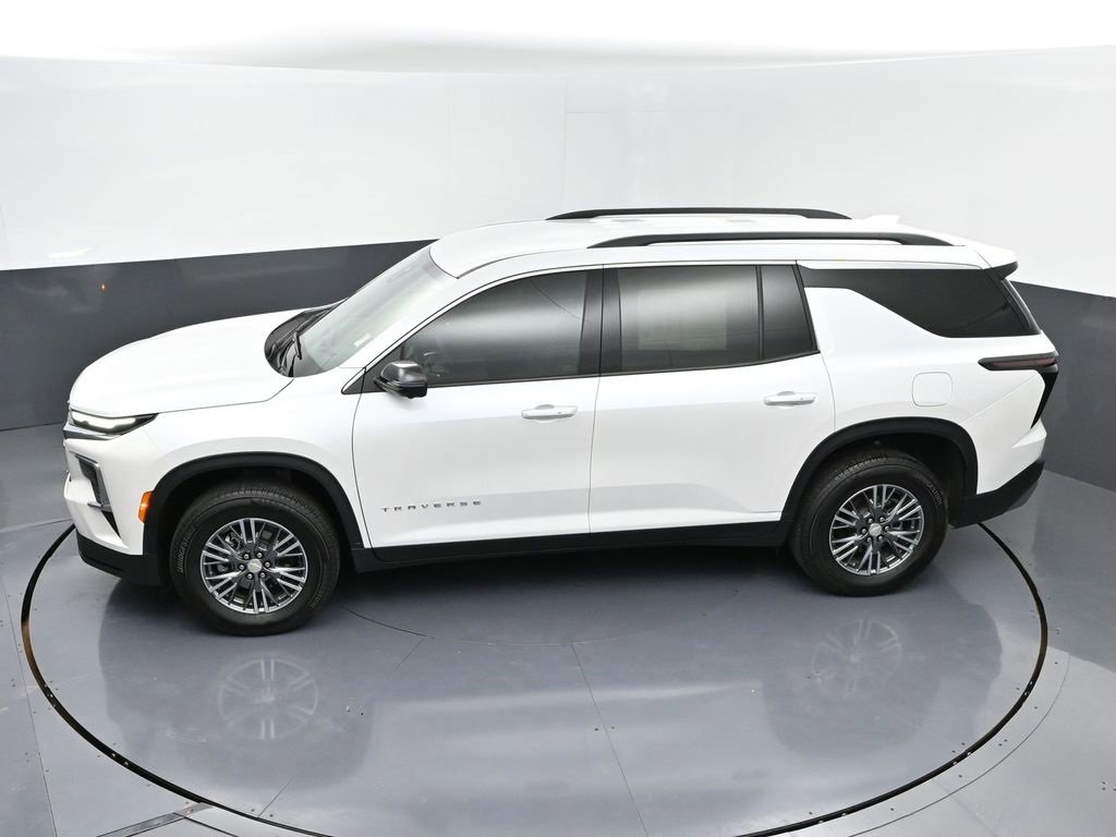 Used 2024 Chevrolet Traverse LT image 38