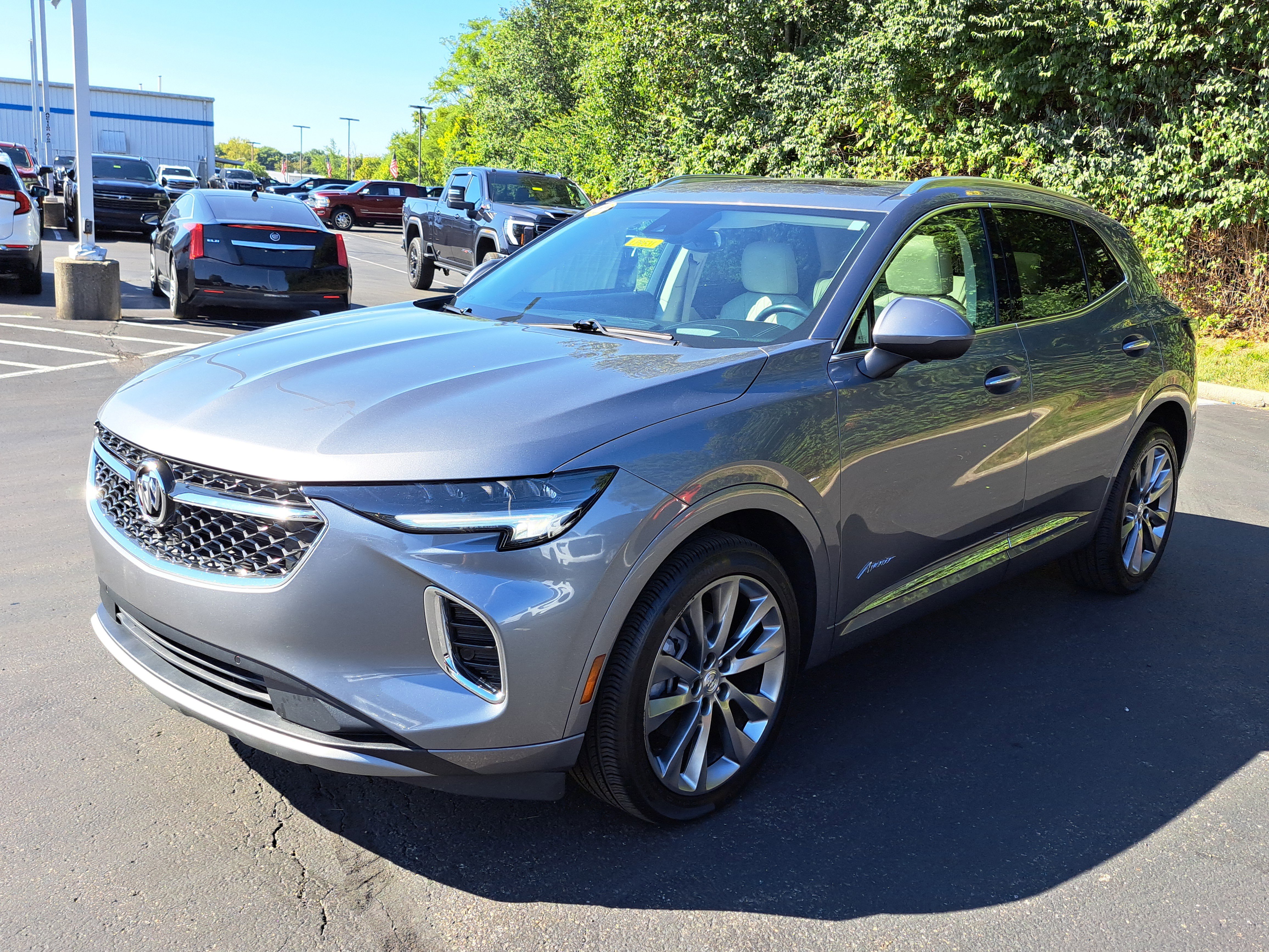 Used 2021 Buick Envision Avenir image 2