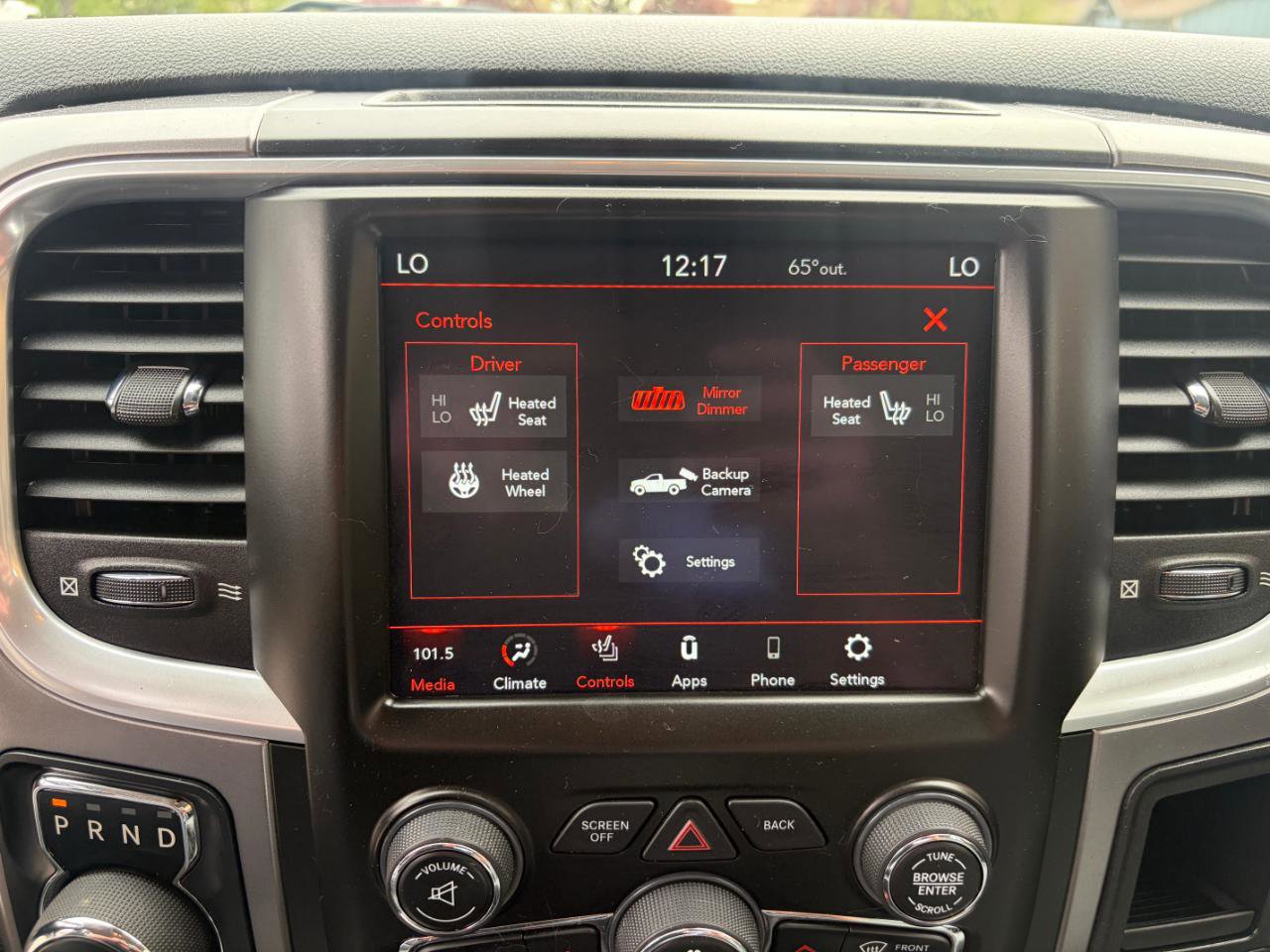 Used 2021 RAM 1500 Classic SLT w/ SLT Plus D￩cor Group image 18