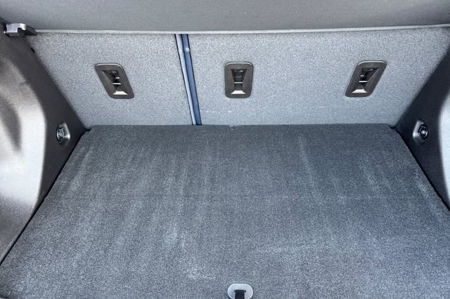 Used 2023 Chevrolet Bolt EUV Premier image 17