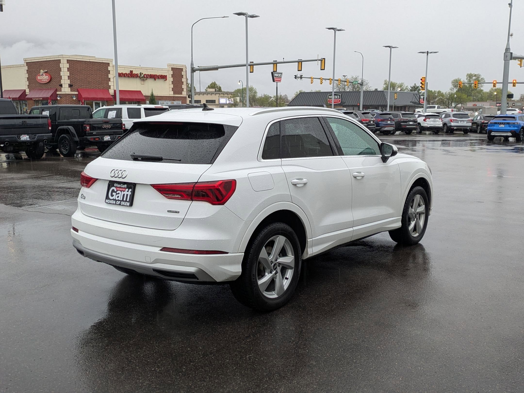 Used 2021 Audi Q3 2.0T Premium image 3