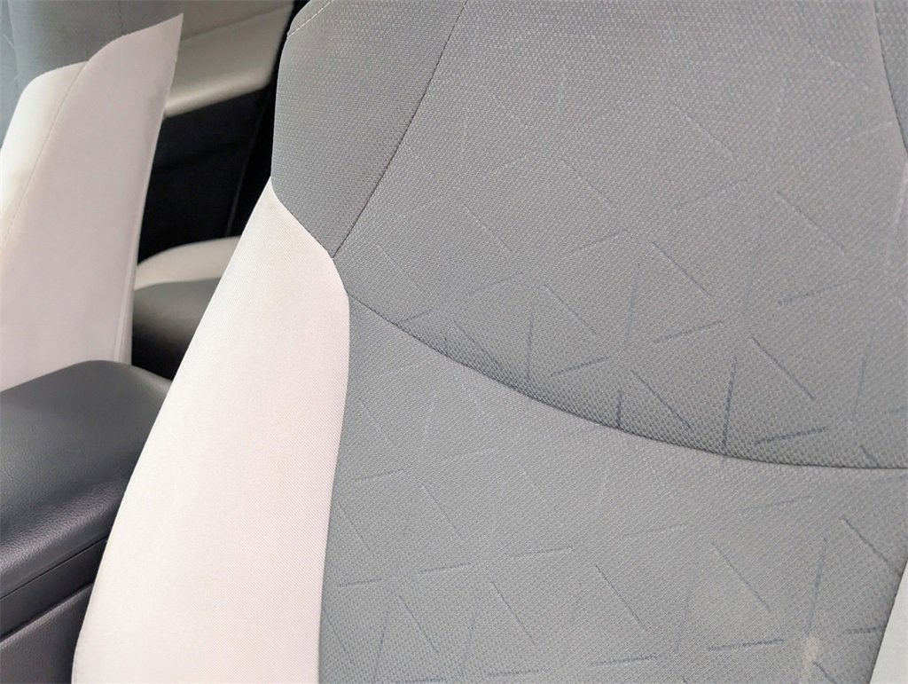 Used 2022 Toyota RAV4 XLE image 23