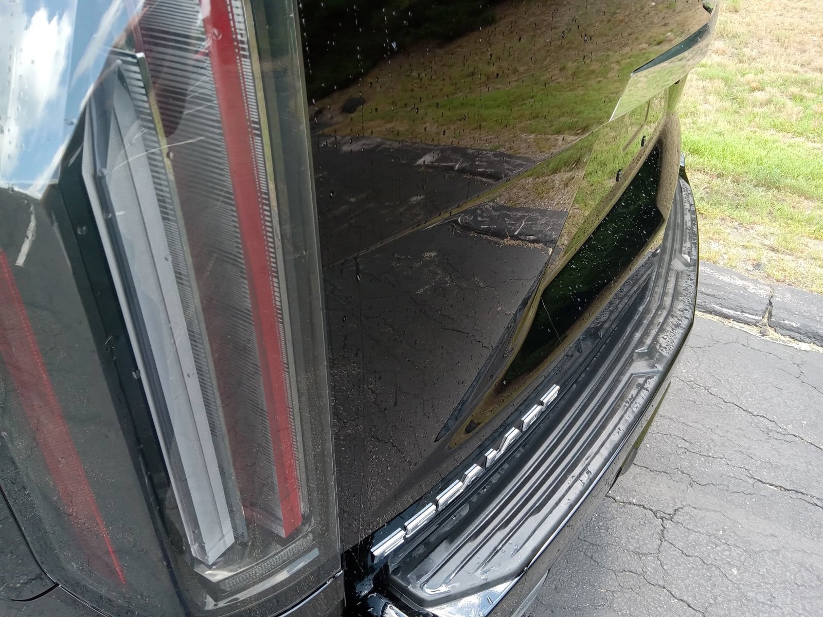 New 2026 Cadillac Escalade ESV Platinum Luxury w/ LPO, Floor Liner Package AWD/4WD image 8