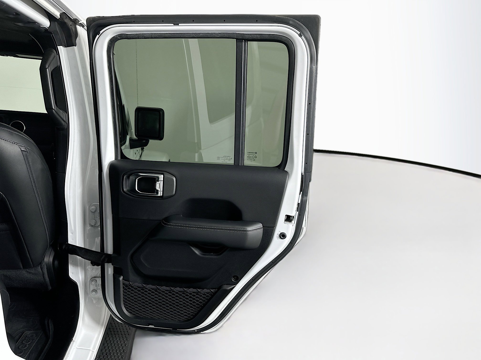 Used 2022 Jeep Wrangler Sahara w/ Cold Weather Group image 29