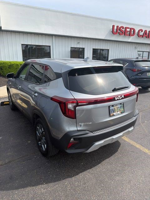 Used 2025 Kia Seltos LX AWD/4WD image 4