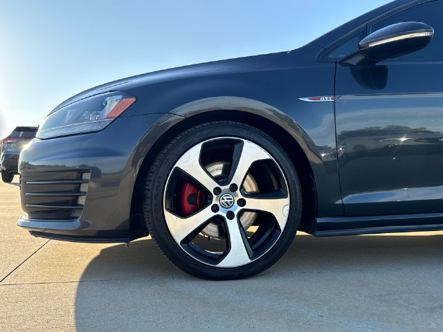 Used 2016 Volkswagen GTI SE w/ Lighting Package (SEL) FWD image 5