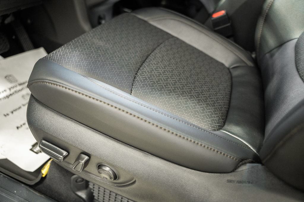 New 2026 Toyota Sienna Platinum AWD/4WD image 40
