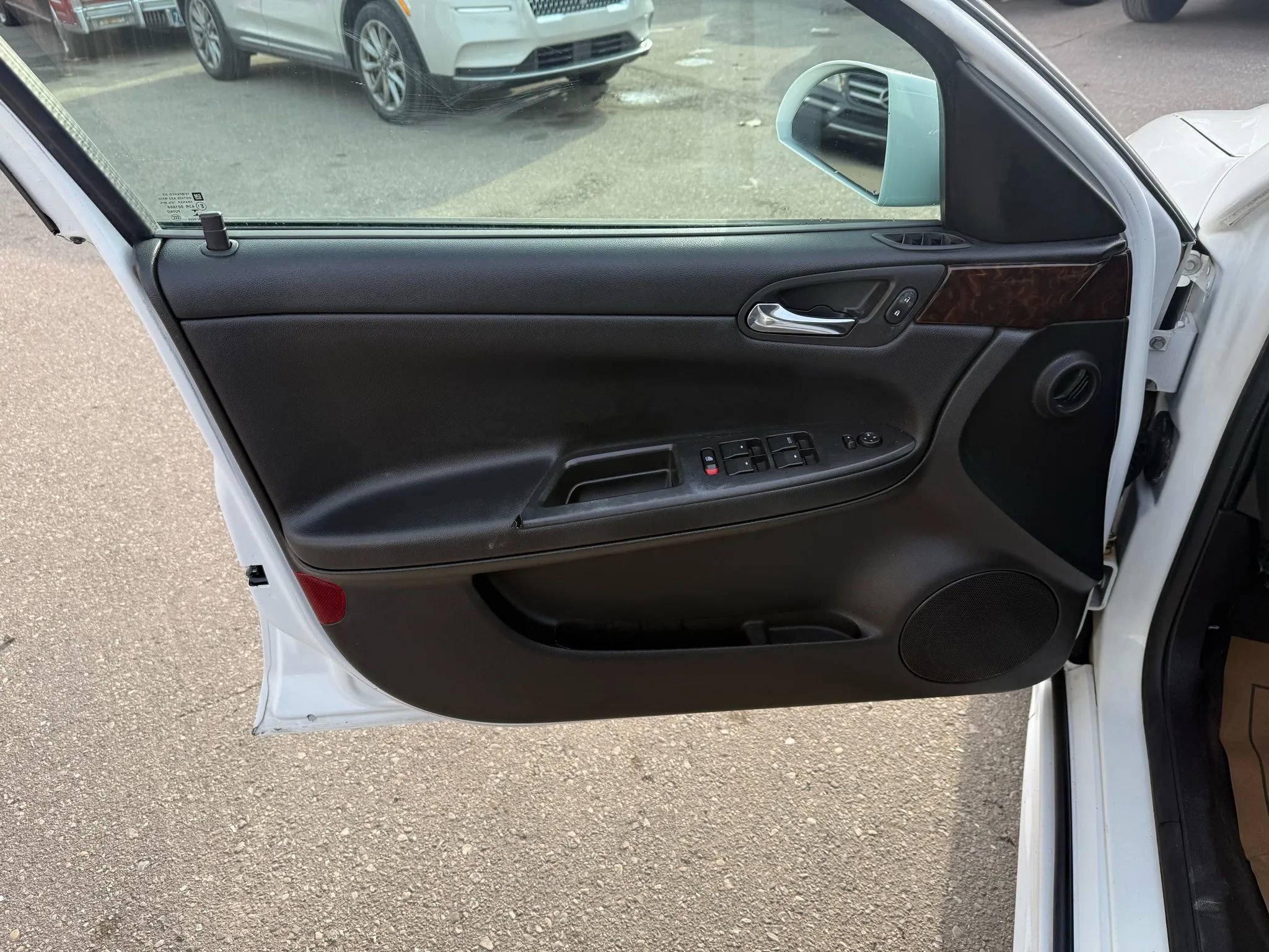 Used 2016 Chevrolet Impala LT image 18