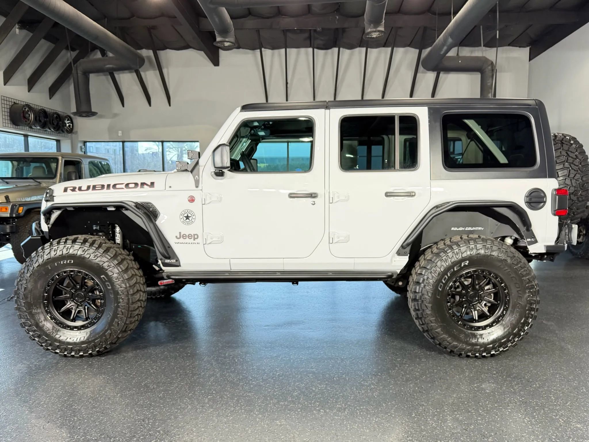 Used 2025 Jeep Wrangler Unlimited Rubicon image 9