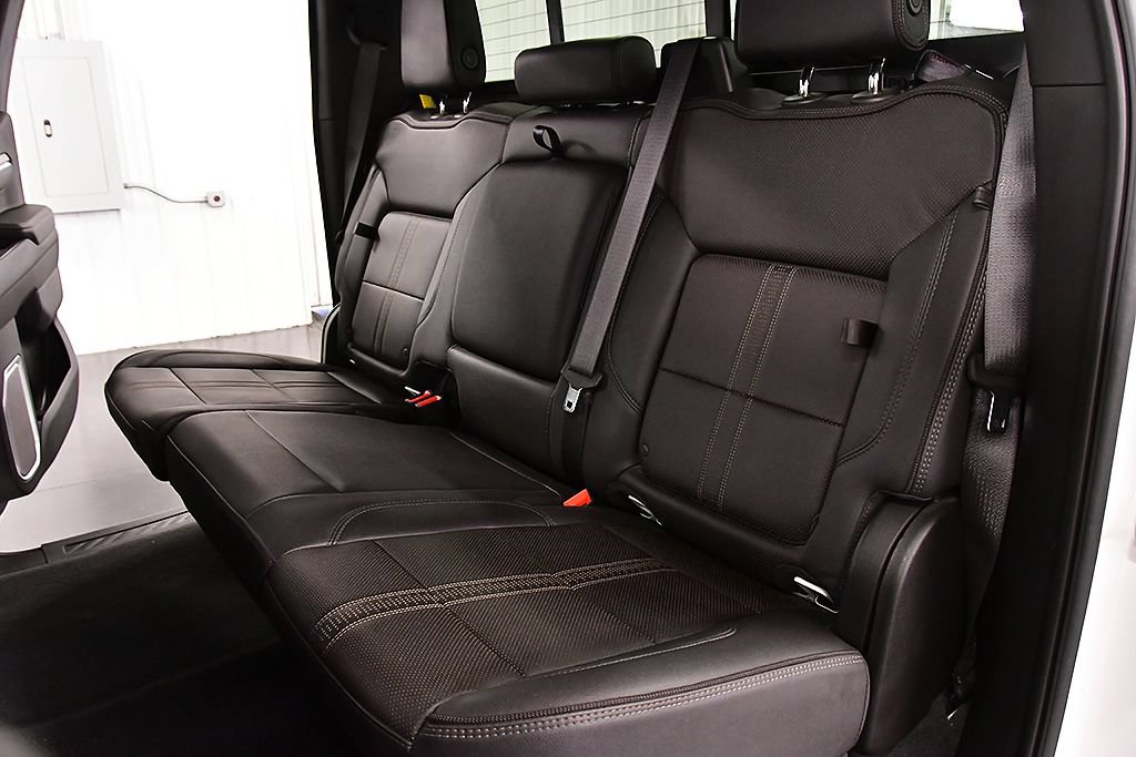 Used 2023 Chevrolet Silverado 1500 High Country w/ Technology Package AWD/4WD image 31