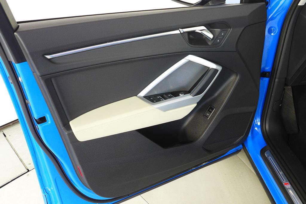 Used 2021 Audi Q3 2.0T Premium Plus image 11