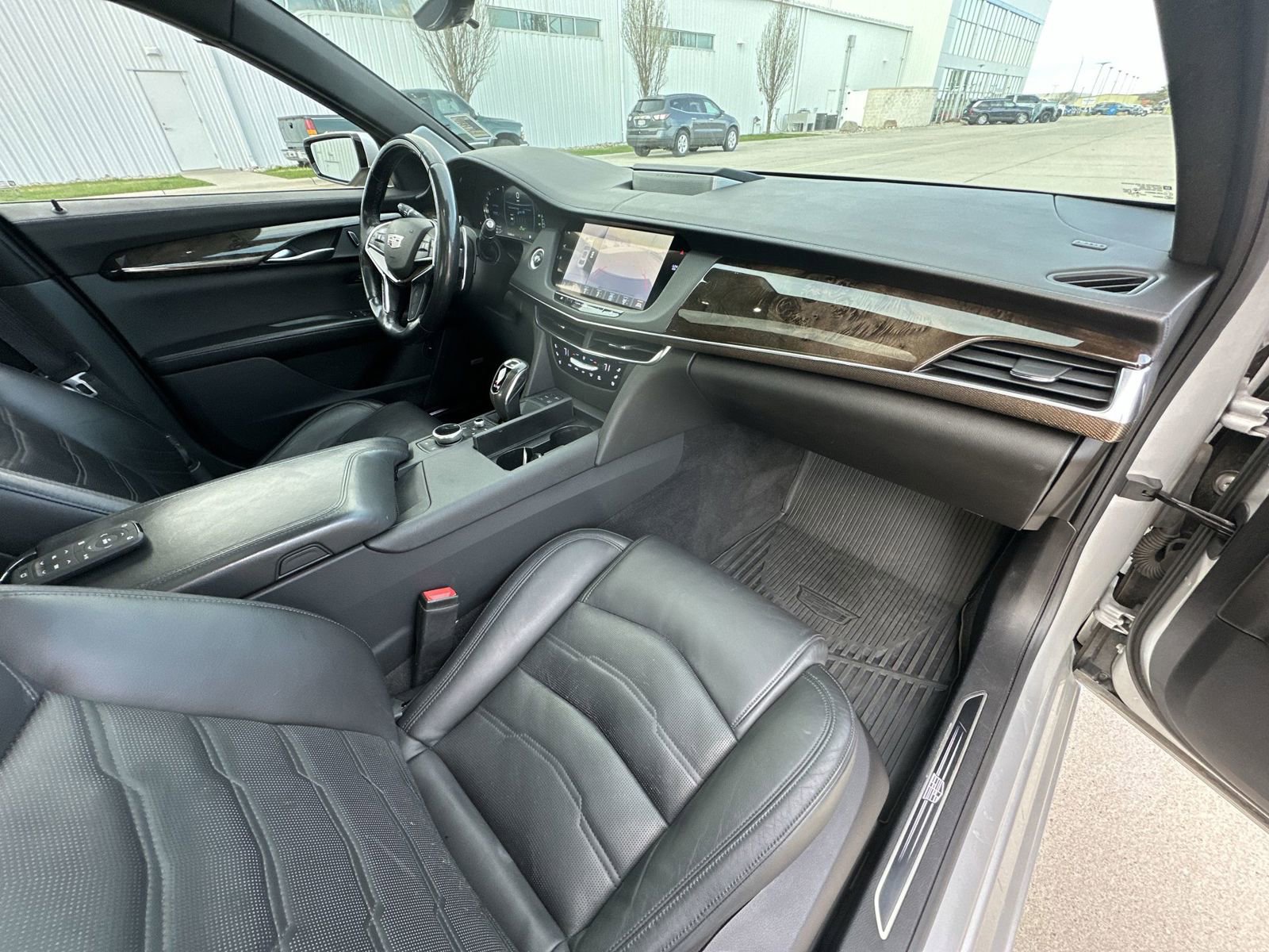 Used 2020 Cadillac CT6 Premium Luxury w/ LPO, Exterior Accent Package AWD/4WD image 30