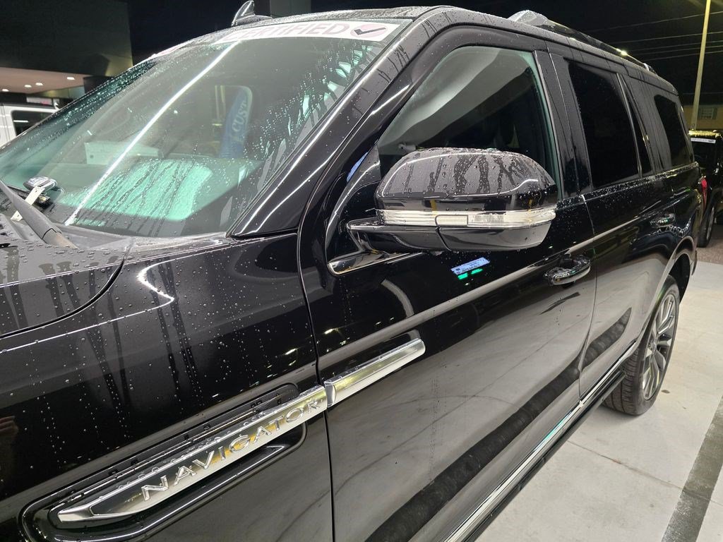 Used 2021 Lincoln Navigator Reserve AWD/4WD image 11