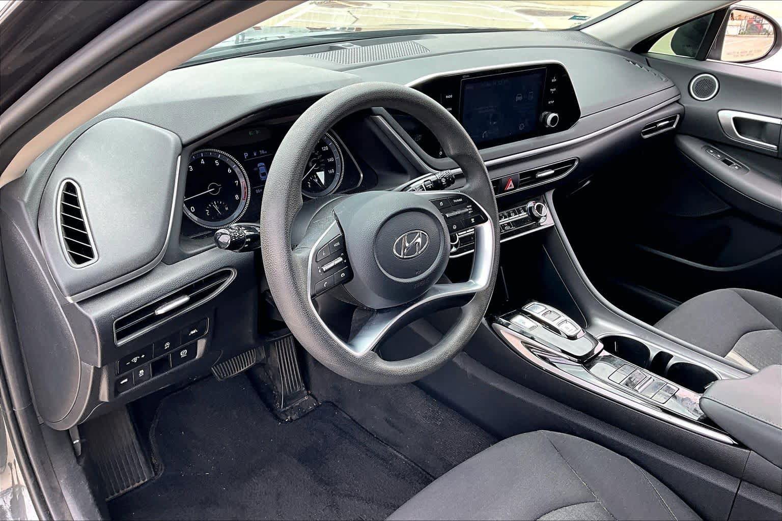 Used 2023 Hyundai Sonata SE w/ Cargo Package FWD image 16